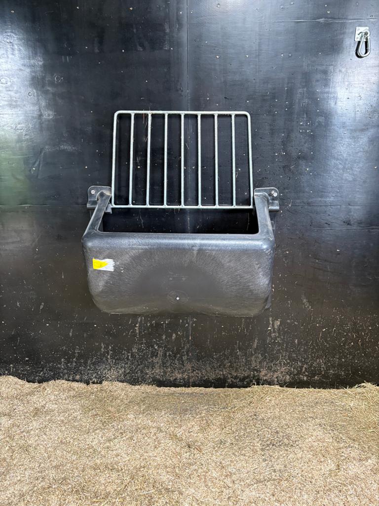 Voerbak, slowfeeder 140 liter met bevestigingsmateriaal, Dieren en Toebehoren, Ophalen, Zo goed als nieuw, Overige soorten