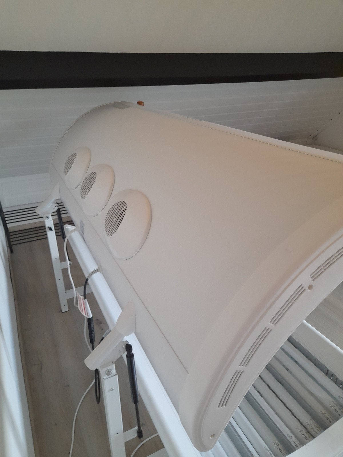 Hapro Topaz zonnebank met aparte gezichtsbruiner, Ophalen, Zo goed als nieuw, Zonnebank dubbelzijdig, 15 lampen of meer