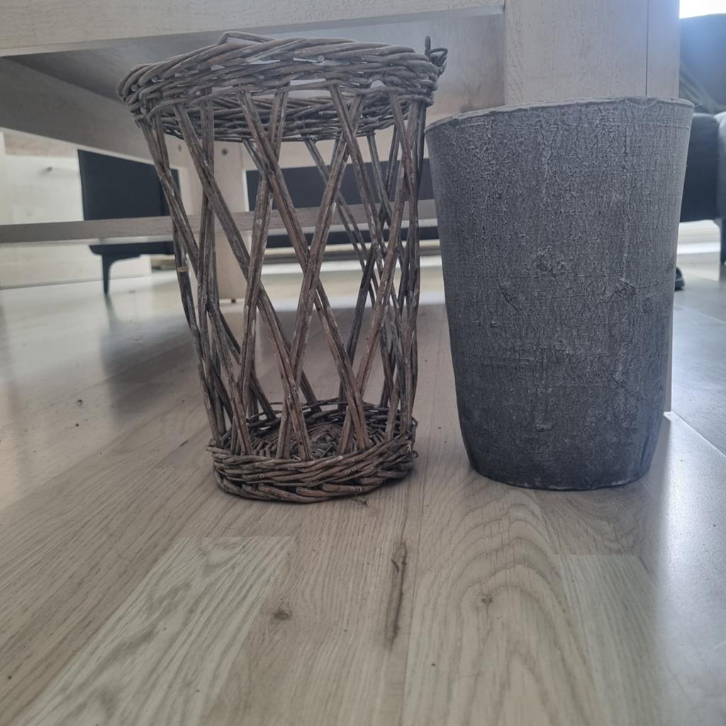 Vaas bloempot met rieten ommanteling, Ophalen of Verzenden