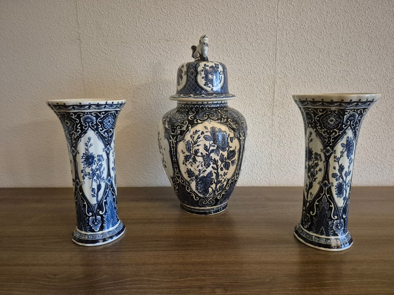 Delfts Blauw set: 2 vazen en 1 dekselvaas, Ophalen of Verzenden