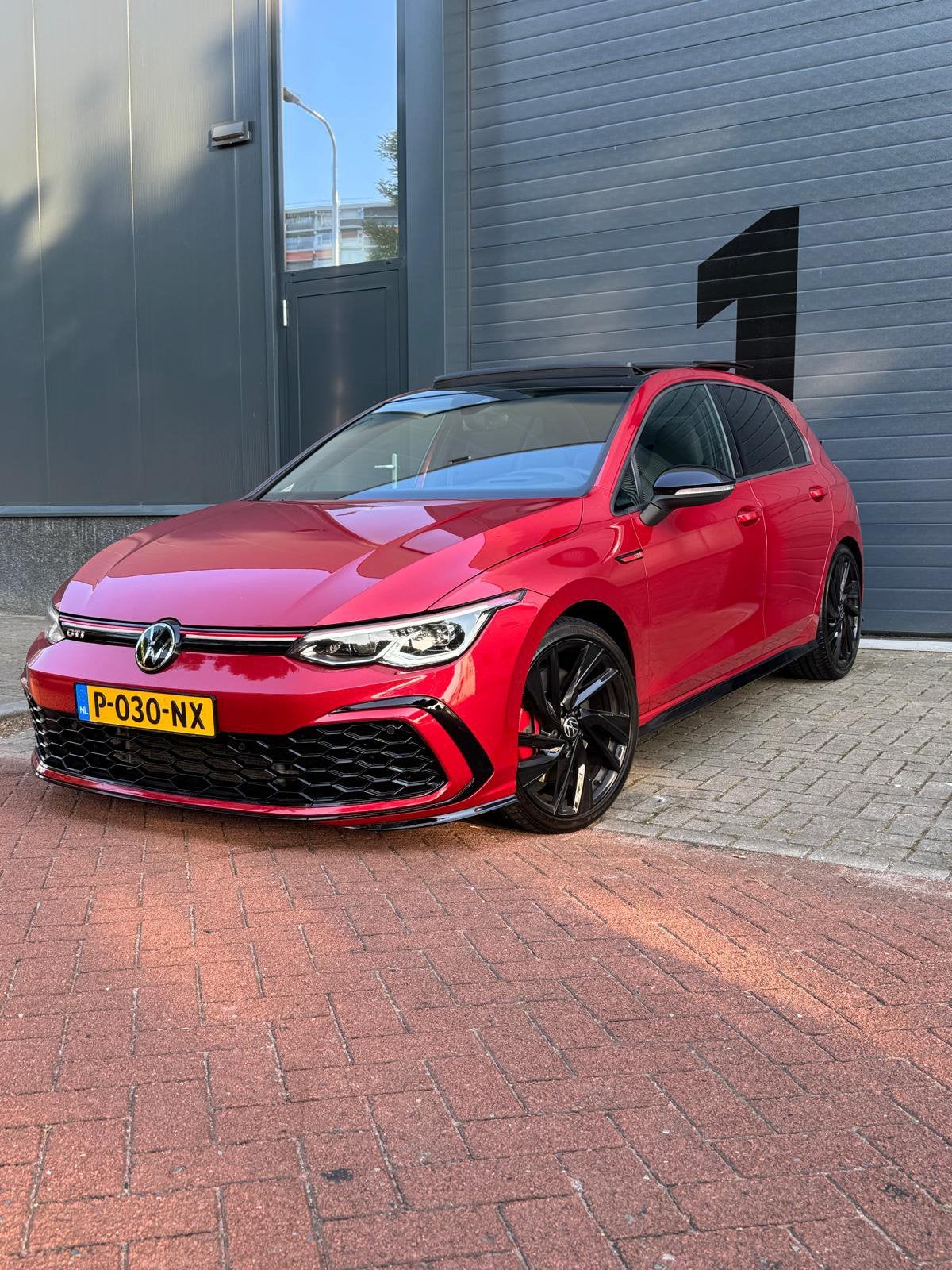Luxe VW Golf 8 GTI | Pano | HUD | Mem. stoelen + koeling |, 730 kg, 1363 kg, 4 cilinders, 1984 cc