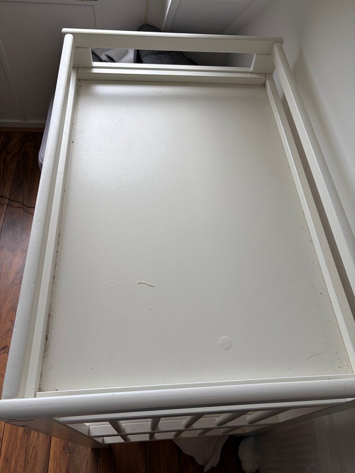 Witte commode met 2 planken, Ophalen, Gebruikt, 50 tot 70 cm, 75 tot 100 cm