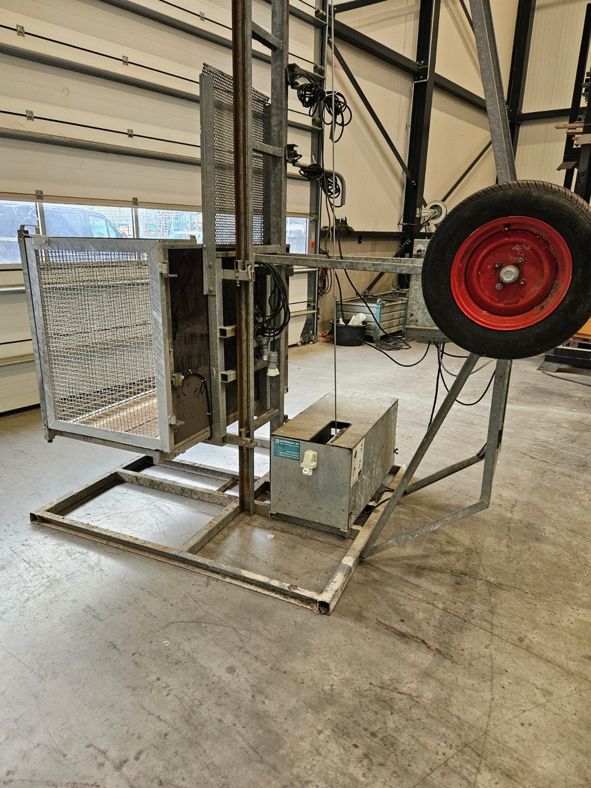 bouwlift 220v masthoogte 7,50 mtr met nieuwe motor gekeurd, Ophalen, Gebruikt, ., Bouwlift