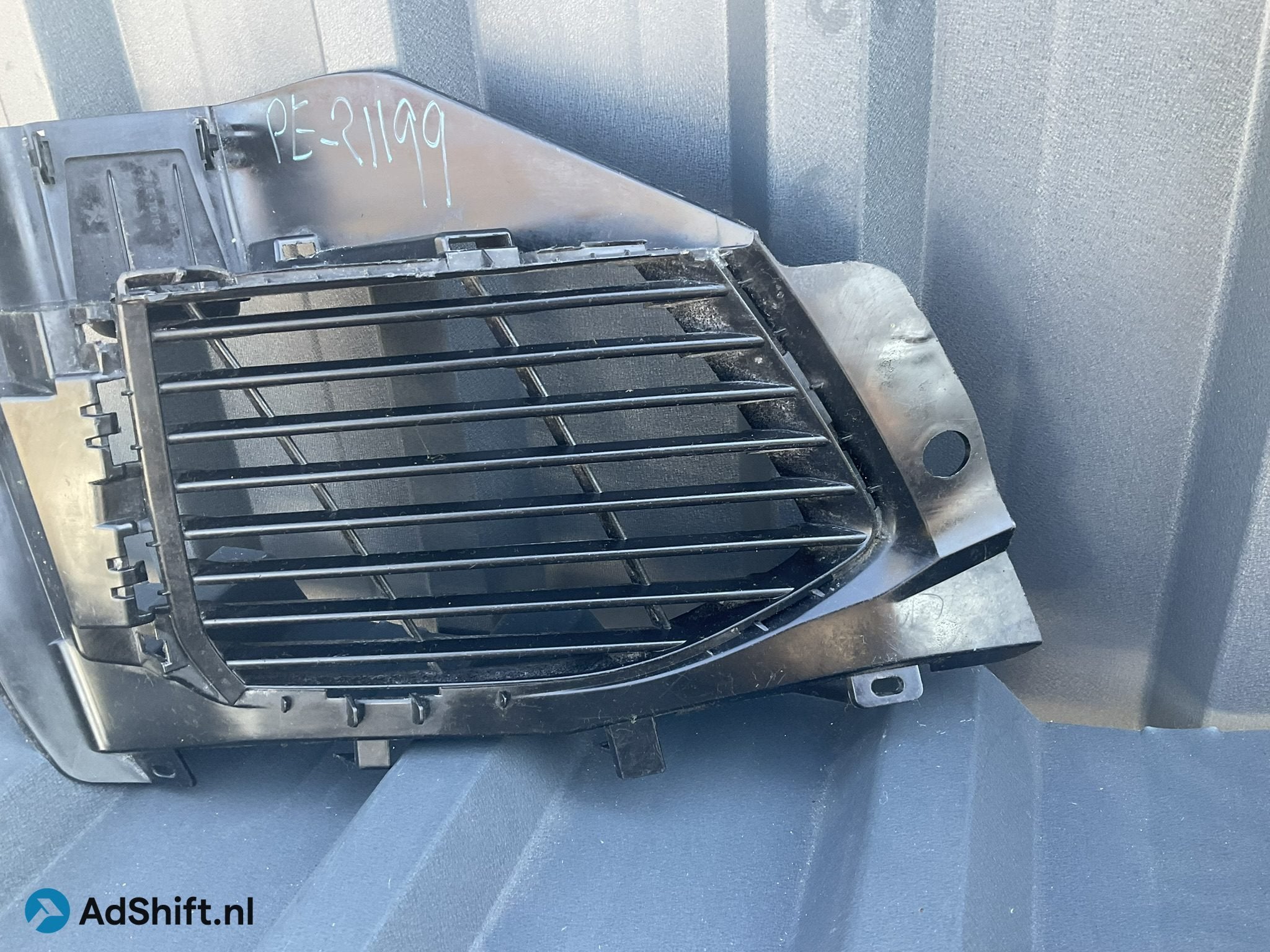 BUMPER GRILL PEUGEOT 3008 AA37938073 RECHTS GRIL Rooster PE-, Auto-onderdelen