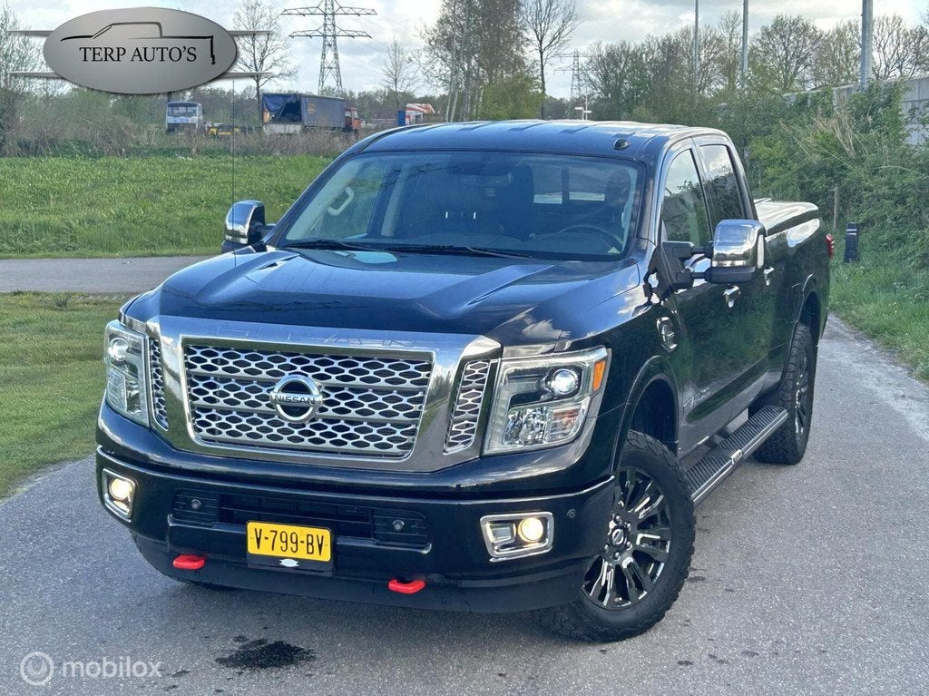 Nissan Titan XD 5.0 V8 Cummins TD Platinum Reserve, Auto's, Nissan, Automaat, Gebruikt, Zwart, Leder