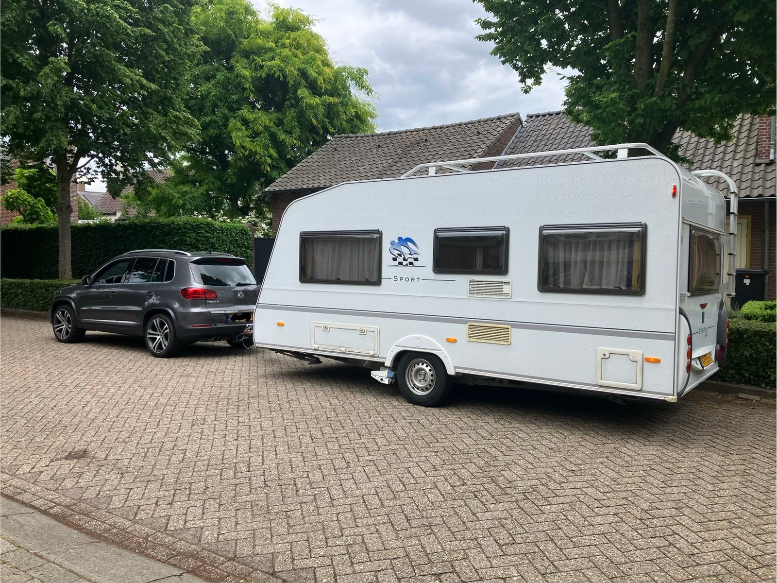 KNAUS 450 Sport FU Mover Airco Fietsdrager Luifel voortent, Caravans en Kamperen, Omvormbare zithoek, Rondzit, 750 - 1000 kg, Particulier
