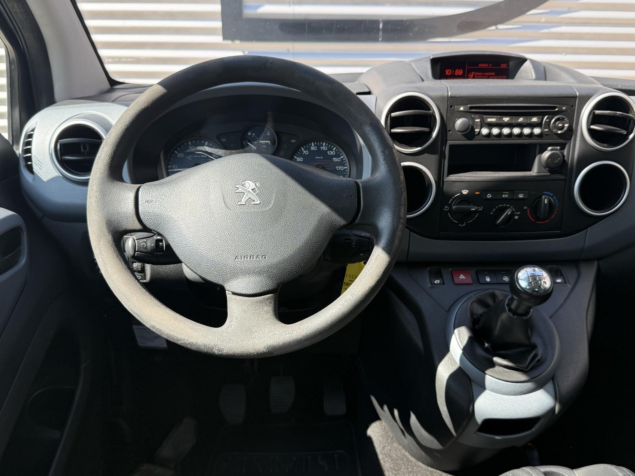 Peugeot Partner Tepee 1.6 VTi Family 5p Airco|Cruise|Trekhaa, Auto's, Peugeot, Voorwielaandrijving, Euro 5, Stof, Gebruikt