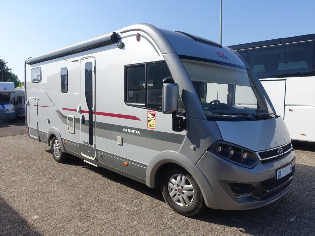 Adria Sonic Supreme 701 SL Loft full-options, 3.0L 180pk, Particulier, Adria, 7 tot 8 meter, Cassettetoilet