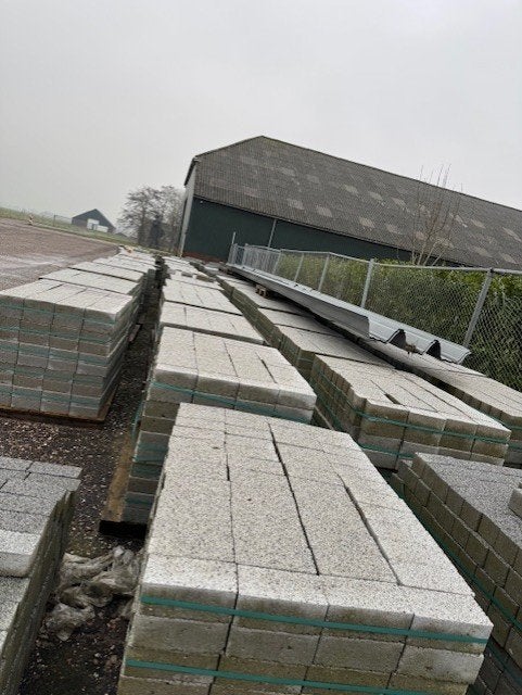 bkk 8cm betonstraatklinker nieuw in pak witzwart gespikkeld, Tuin en Terras, Ophalen, Klinkers, Nieuw, 10 m² of meer