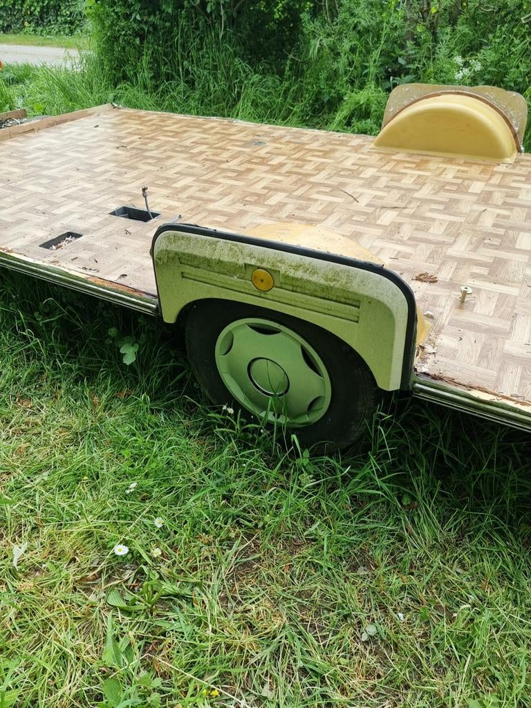 Caravan onderstel chassis 5m met dissel 6.50m + reservewiel, Ophalen