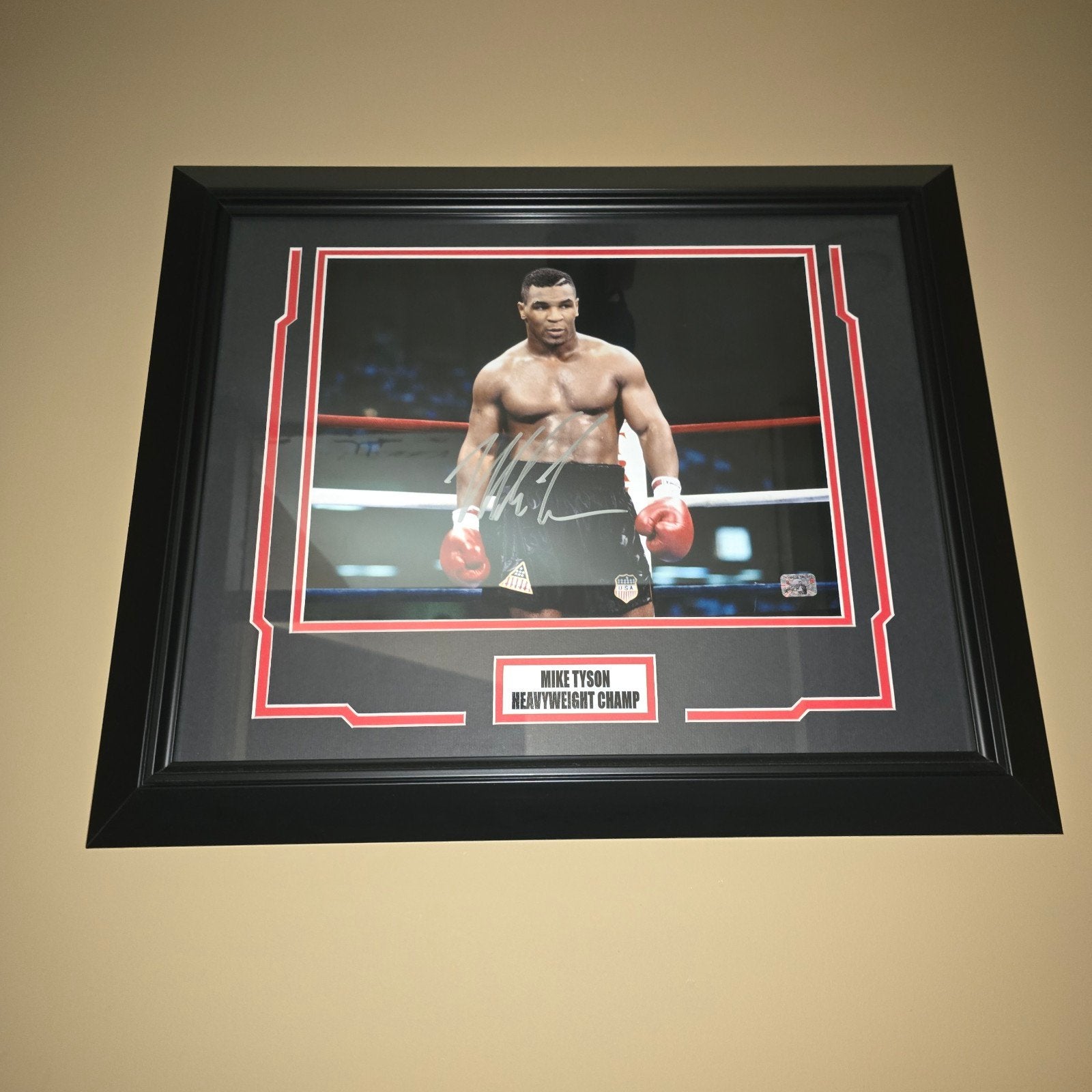 Mike Tyson gesigneerde foto ingelijst – Fiterman Sports, Ophalen of Verzenden, Nieuw, Buitenlandse clubs