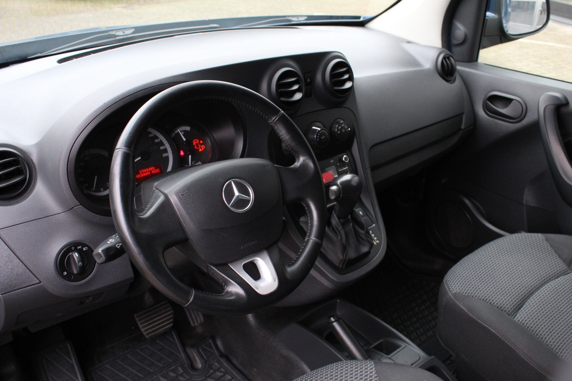 Mercedes-Benz Citan 112 BlueEFFICIENCY / Automaat / BTW / Ai, Auto's, Gebruikt, 4 cilinders, Met garantie (alle), Blauw