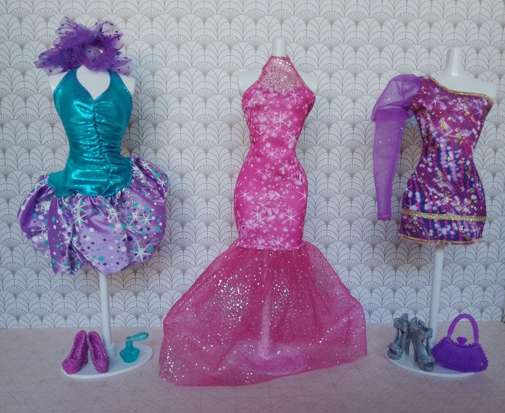 BA03 Barbie Fashionistas Glitter Party Fashion Y7098, Verzamelen, Ophalen of Verzenden, Zo goed als nieuw, Kleertjes