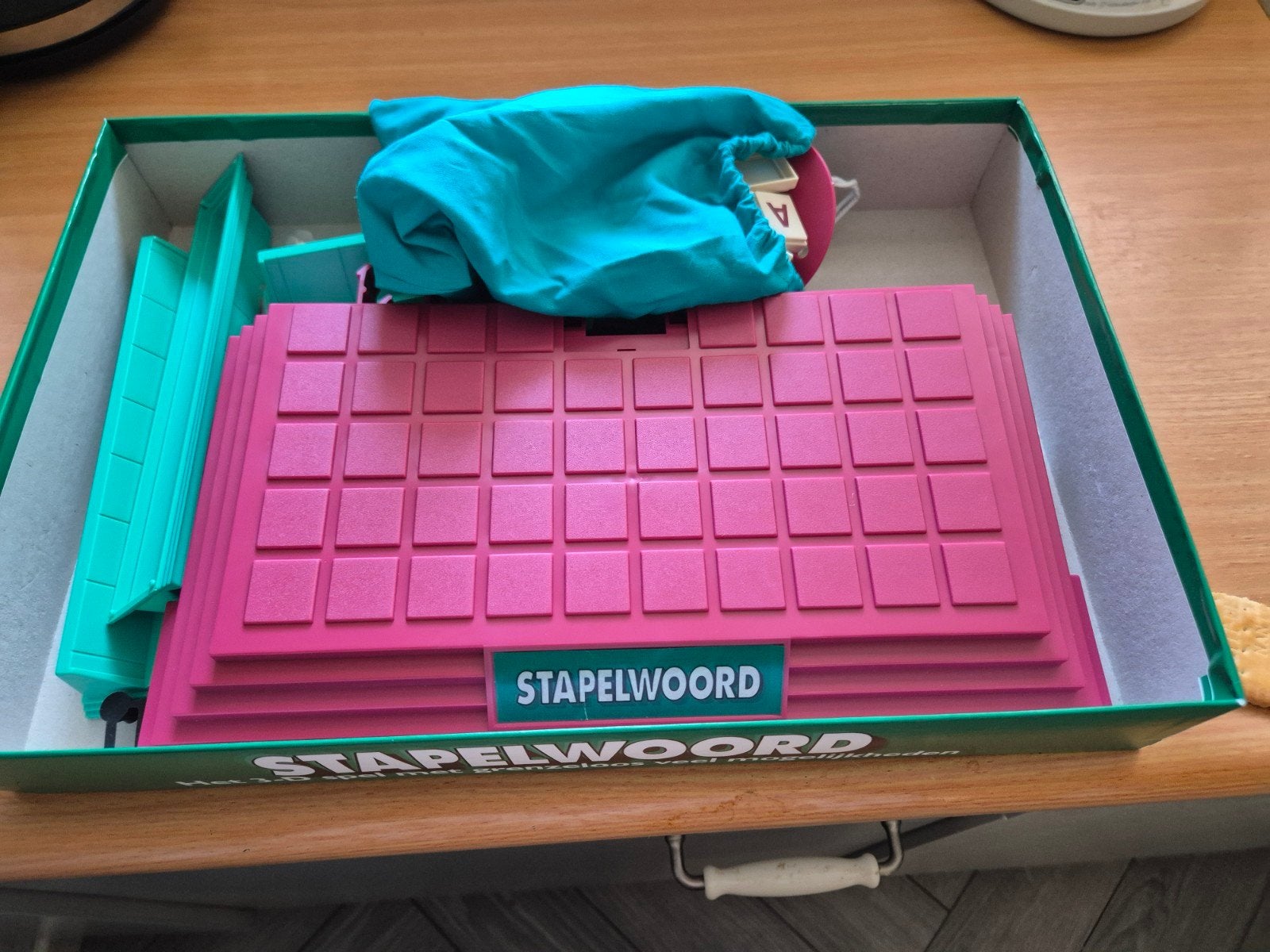Stapelwoord: Het 3-D spel met grenzeloos veel mogelijkheden, Hobby en Vrije tijd, Drie of vier spelers, Ophalen, Gebruikt, Parker
