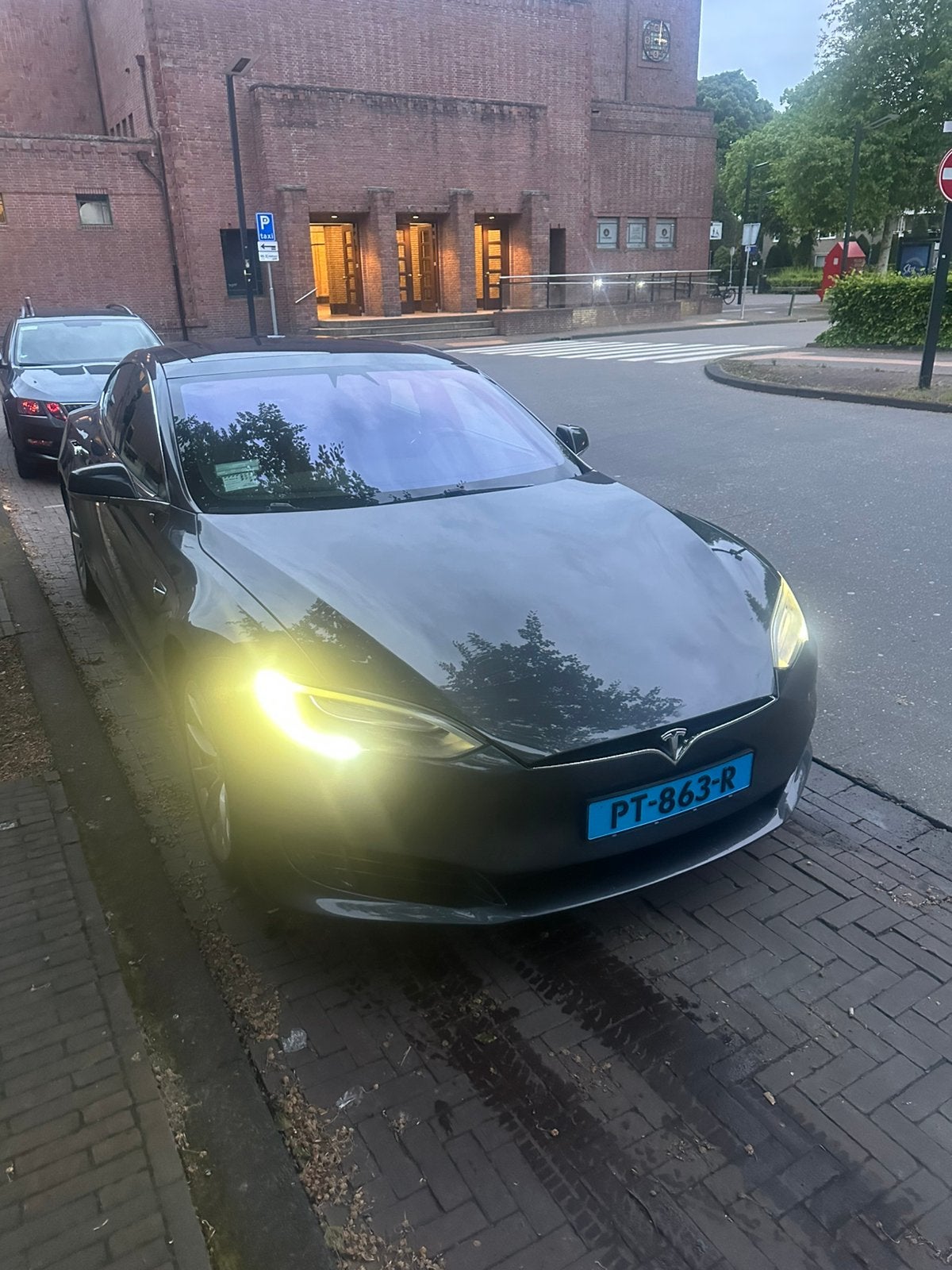 Tesla Model S 2017 Grijs, Taxi klaar inclusief BCT en meter, Zwart, Model S, Leder en Stof, 122 pk