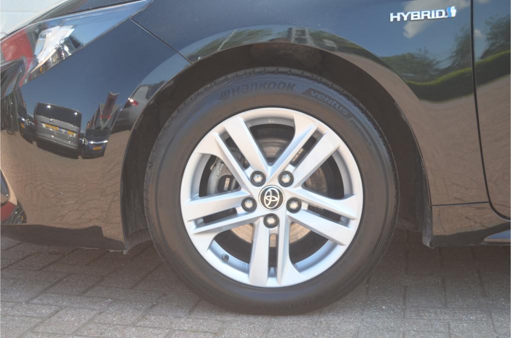 Toyota Corolla Touring Sports 1.8 Hybrid stationcar / 12 mnd, 450 kg, Gebruikt, 4 cilinders, Corolla