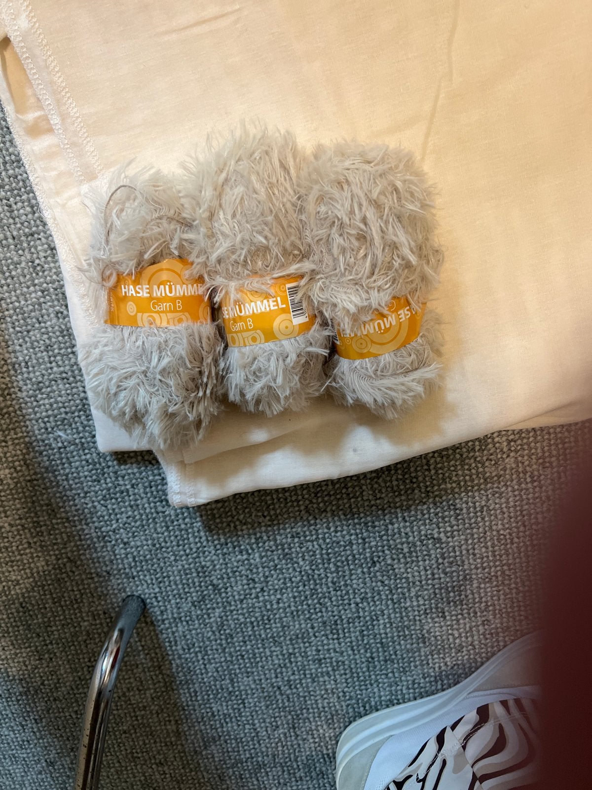 3 bollen pluizig garen 'Hase Mümmel' - grijs, Ophalen of Verzenden, Nieuw, Breien of Haken, Wol of Garen