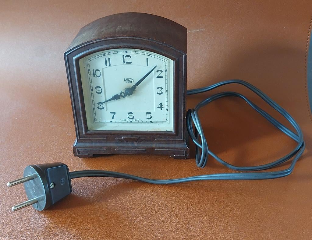 Art Deco bakeliet klok elektrisch Smith electric England, Antiek en Kunst, Antiek | Klokken, Ophalen of Verzenden