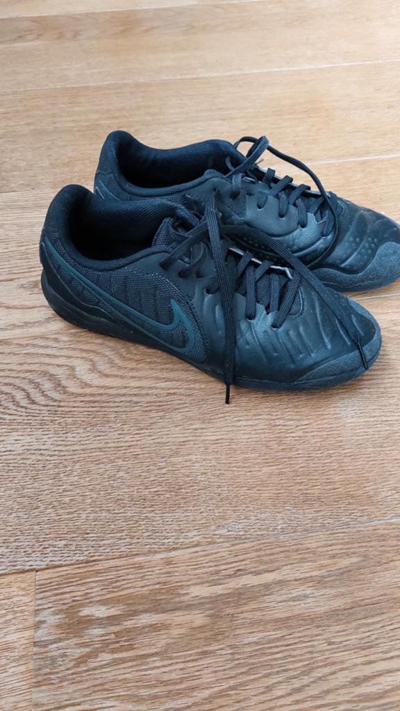 Nike Tiempo Legend Zaalvoetbalschoenen maat 43, Maat XS of kleiner, Ophalen of Verzenden, Gebruikt, Schoenen