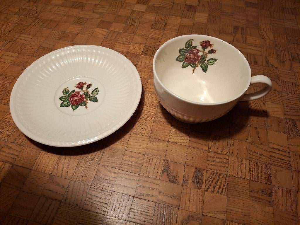 wedgwood theekoppen moss rose, Nieuw, Ophalen of Verzenden, Wedgwood, Kop(pen) en/of Schotel(s)