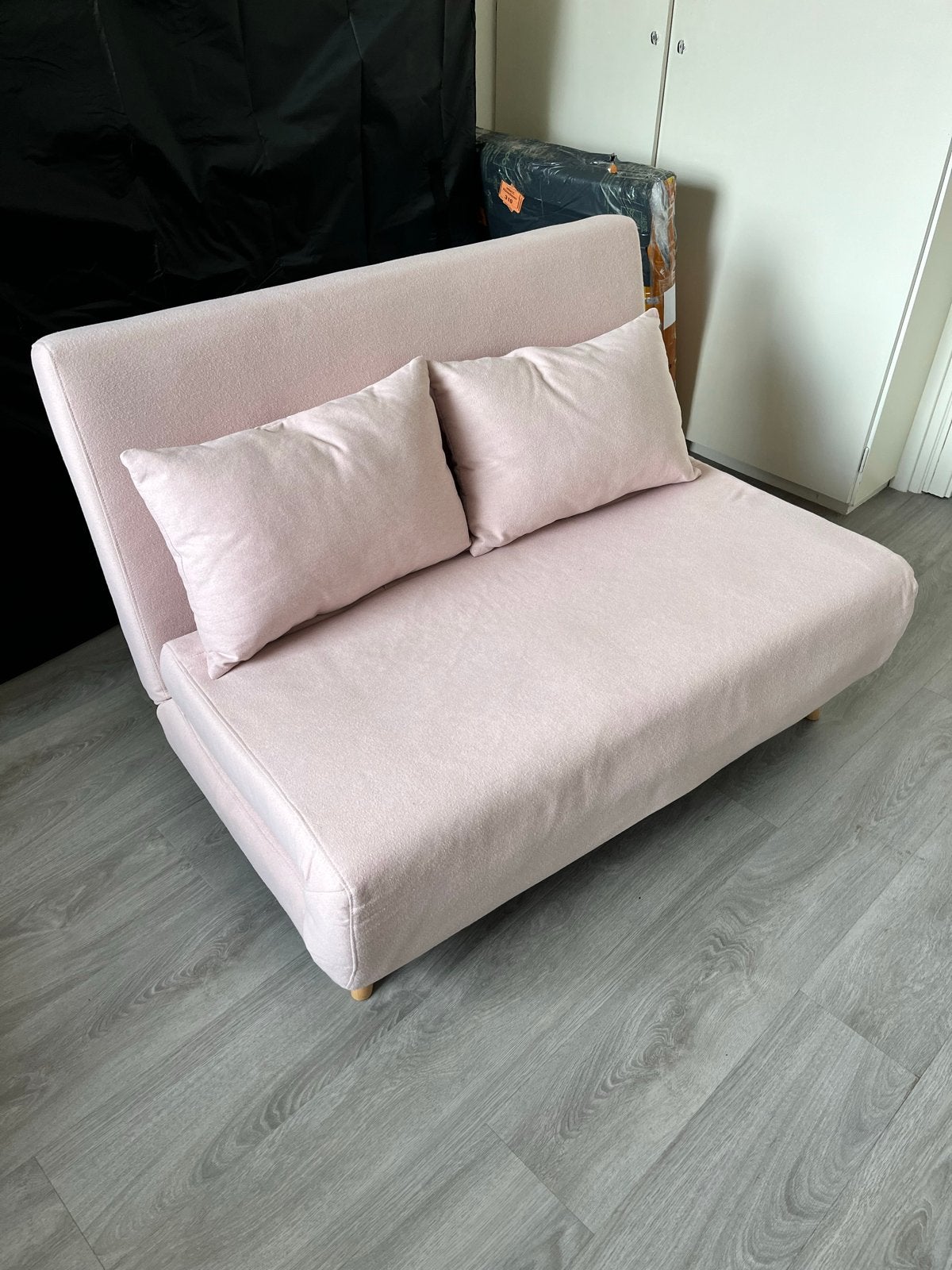 Roze slaapbank 120x200 cm met kussens, Ophalen, Zo goed als nieuw, Twijfelaar, 120 cm