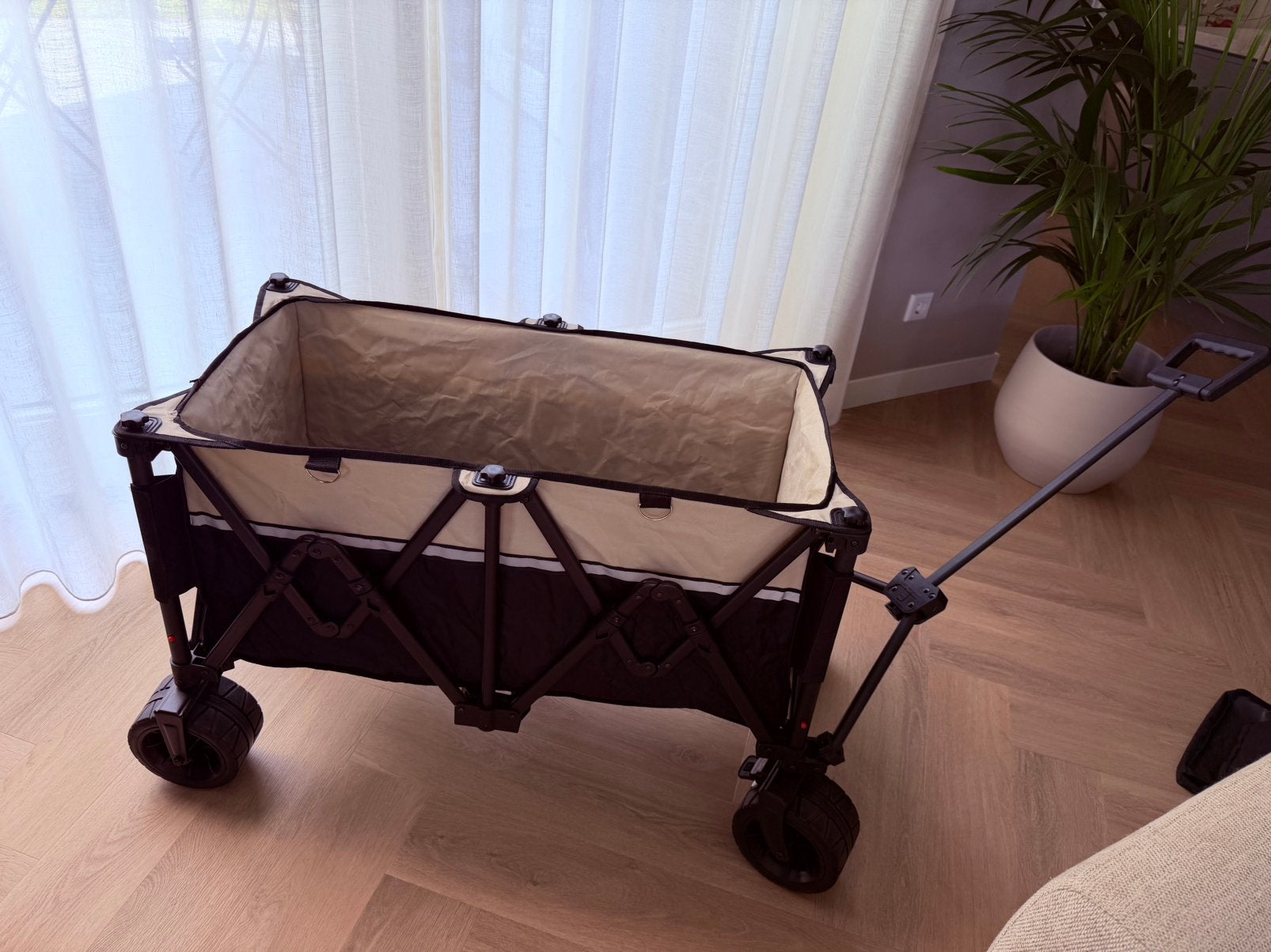 Prachtige Bolderkar Als Nieuw Klein Defect Beige Zwart, Ophalen, Opvouwbaar, Zo goed als nieuw