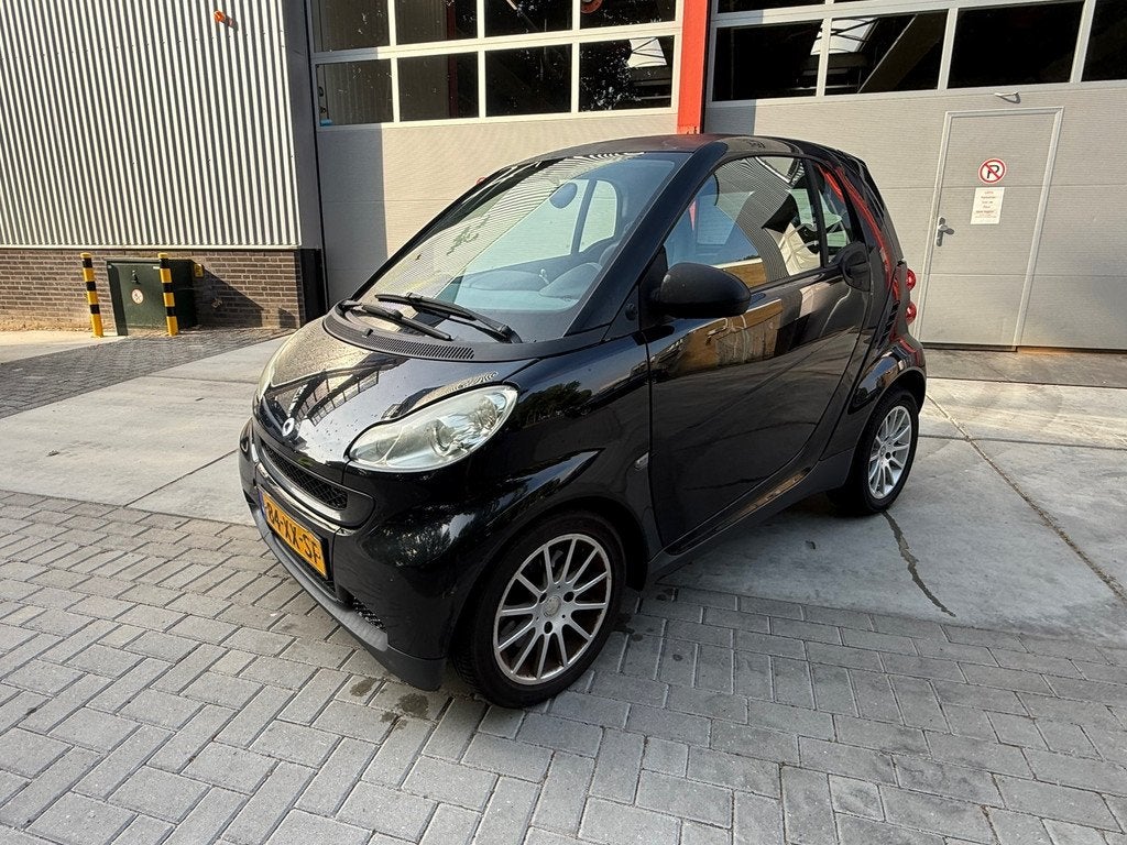 Smart Fortwo coupé 1.0 Base NIEUWE APK, Gebruikt, 18 €/maand, 61 pk, Zwart