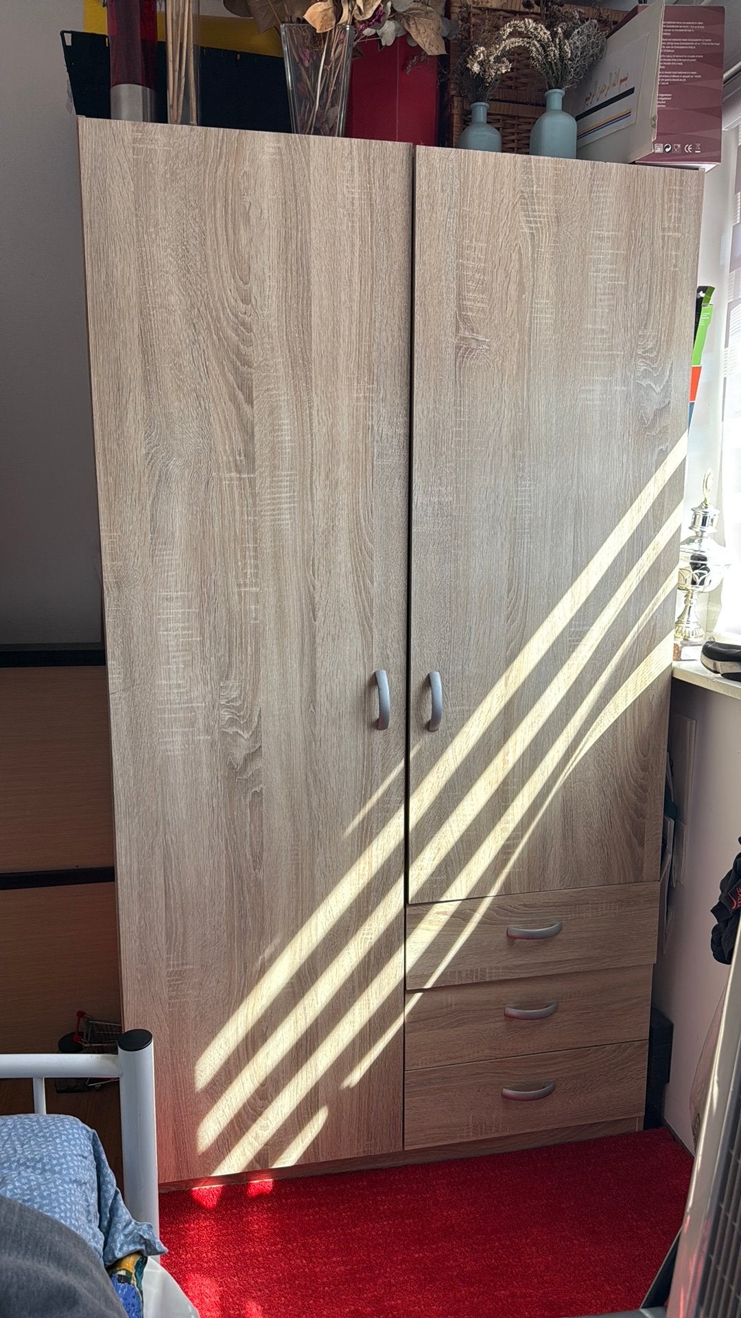 Beige/bruine kast met hangrek,3 planken,3 laden, kledingkast, Ophalen, Zo goed als nieuw