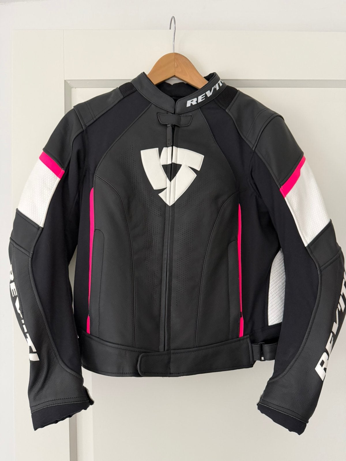 Motorpak jas/broek REV’IT Xena 3 mt. 42, zwart/wit/fuchsia., Ophalen of Verzenden, Tweedehands, Dames, Combipak