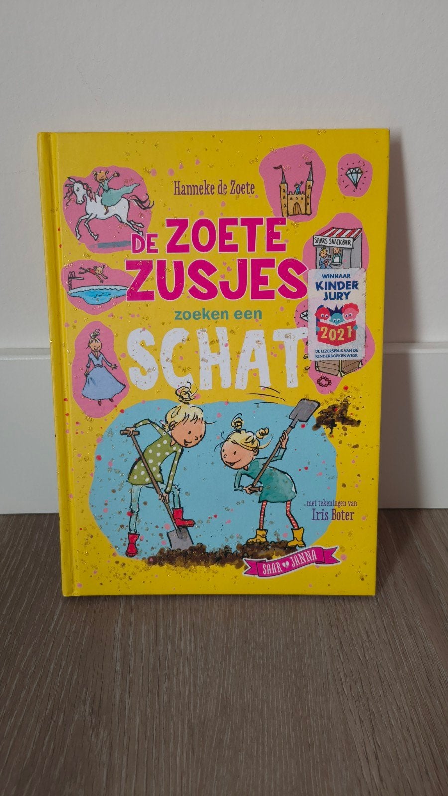 De Zoete Zusjes zoeken een schat - Hanneke de Zoete, Ophalen of Verzenden, Zo goed als nieuw, Hanneke de Zoete, Fictie algemeen