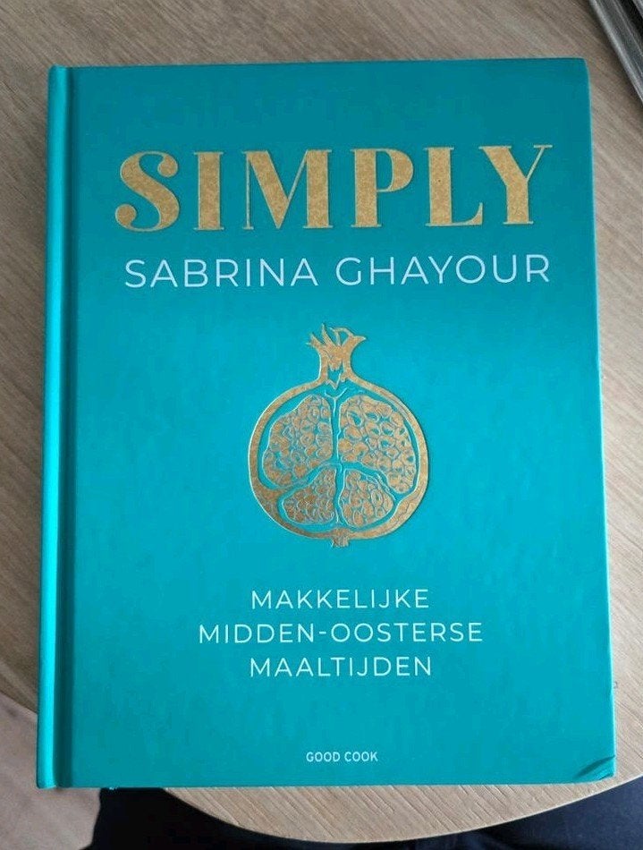 Sabrina Ghayour - Simply, Hoofdgerechten, Azië en Oosters, Ophalen of Verzenden, Zo goed als nieuw