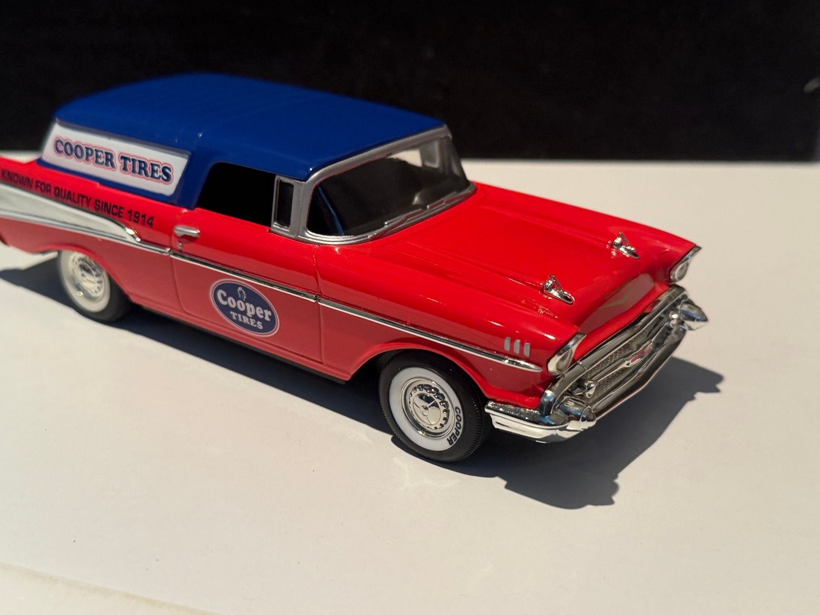 Liberty Classics 1957 Chevy Bel Air Nomad Cooper Tires, Ophalen of Verzenden, Zo goed als nieuw