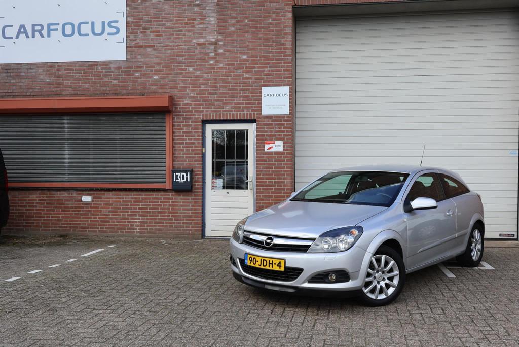 Opel Astra GTC 1.8 Business 3e eigenaar NAP Cruise Trekhaak, Voorwielaandrijving, Stof, Gebruikt, Zwart