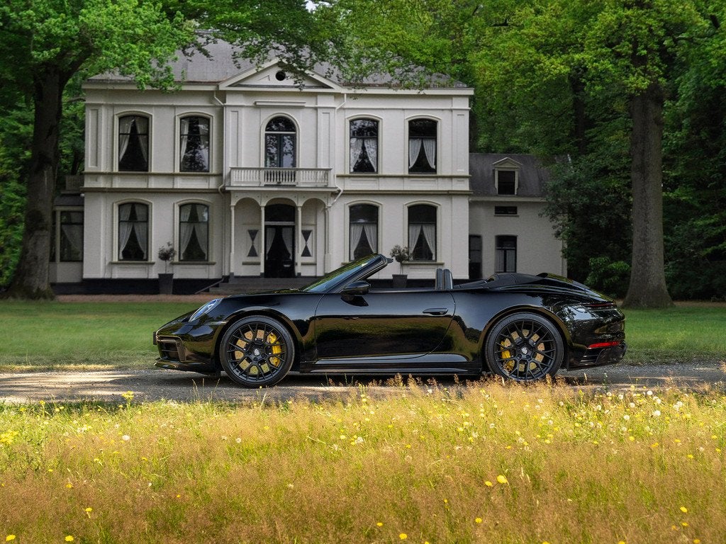 Porsche 911 Cabrio 3.0 Carrera 4S | Keramisch | Akrapovic |, Auto's, Porsche, Automaat, Zwart, Vierwielaandrijving, 6 cilinders