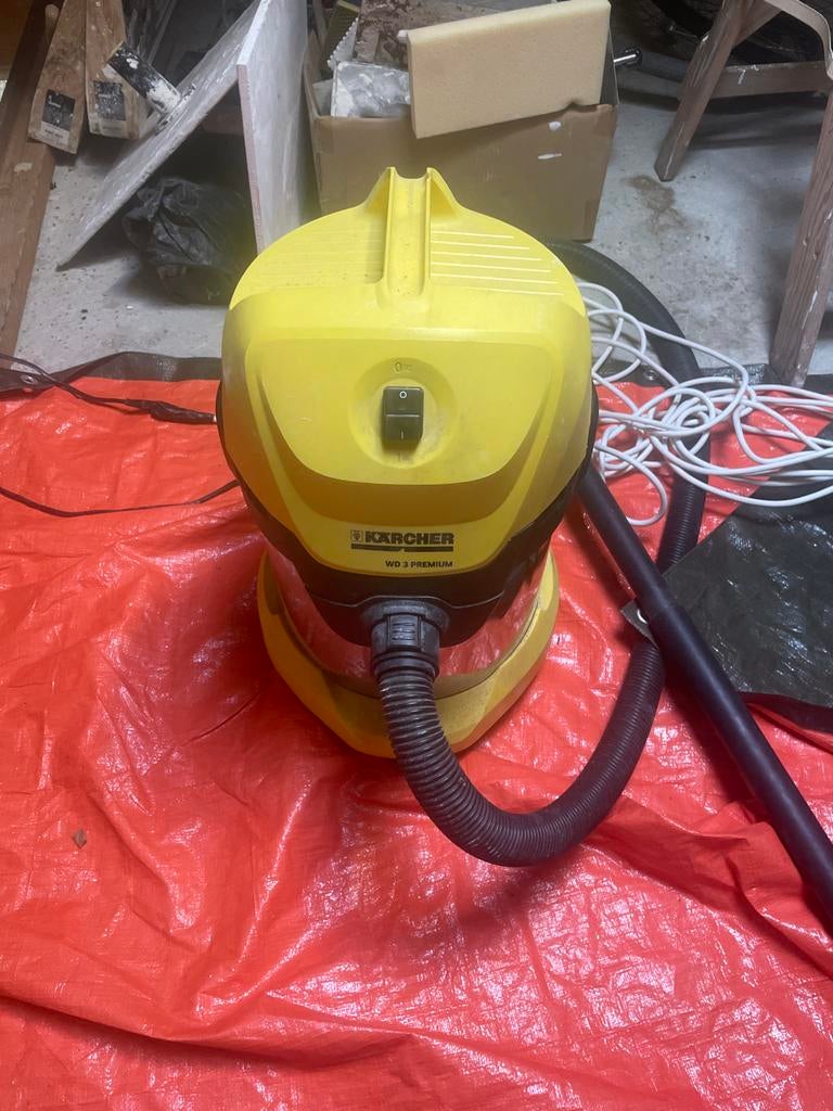 Kärcher WD 3 Premium Nat- en Droogzuiger, Ophalen, Gebruikt, Waterstofzuiger, Minder dan 1200 watt