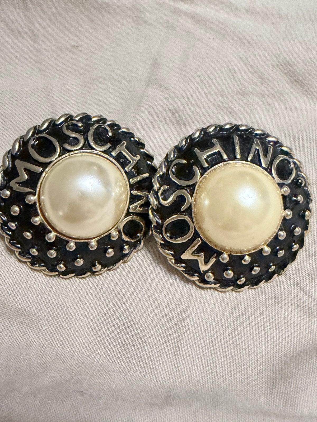 Moschino vintage clip oorbellen met parel en studs! Inc.verz, Overige materialen, Verzenden, Zo goed als nieuw, Knopjes of Stekers
