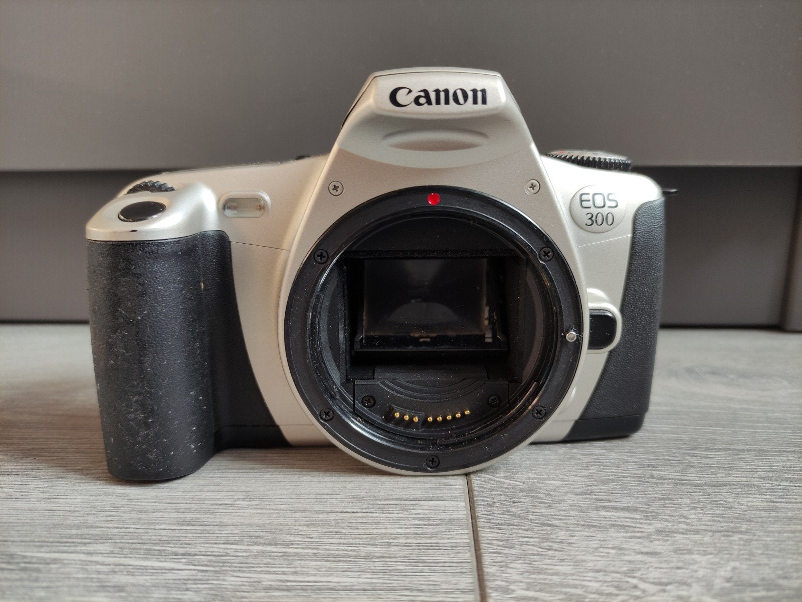 Canon EOS 300 camera body met boekje, Ophalen of Verzenden, Spiegelreflex, Canon