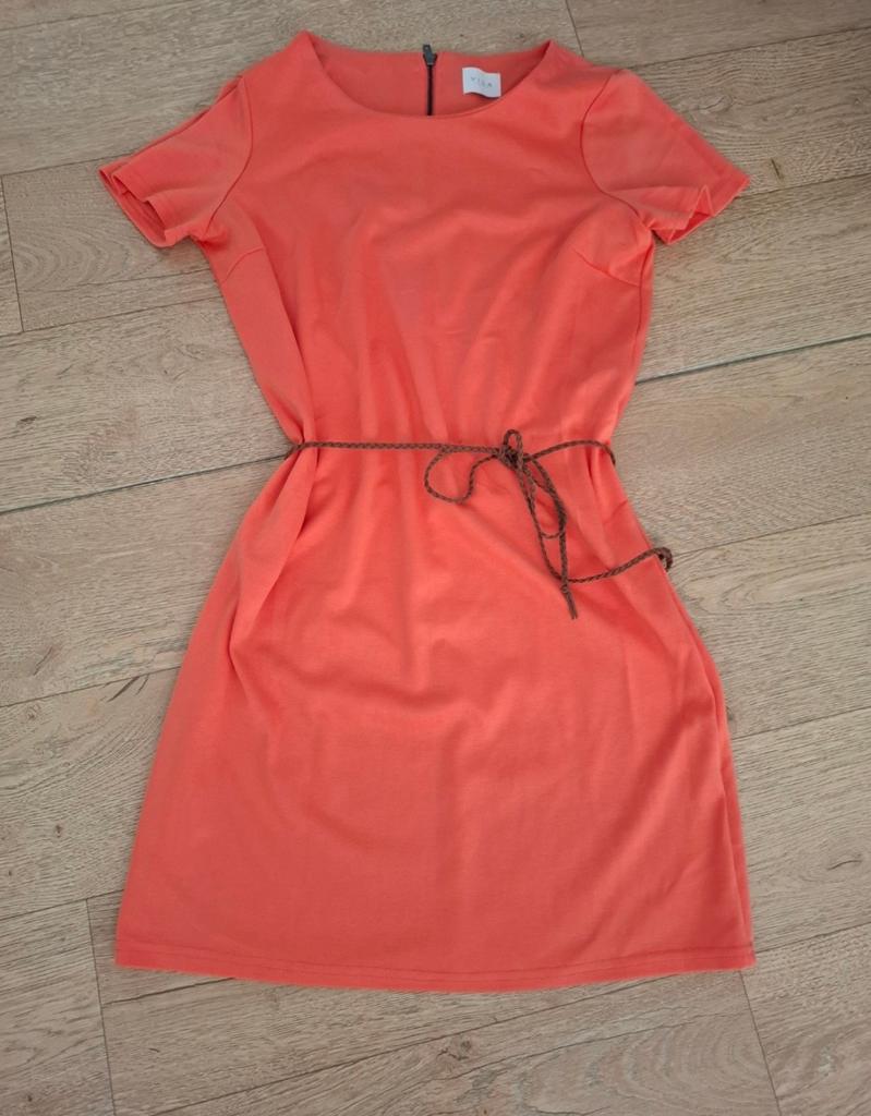 Vila Zalmroze Jurk Maat L, Kleding | Dames, Jurken, Ophalen of Verzenden, Zo goed als nieuw, Roze, Boven de knie