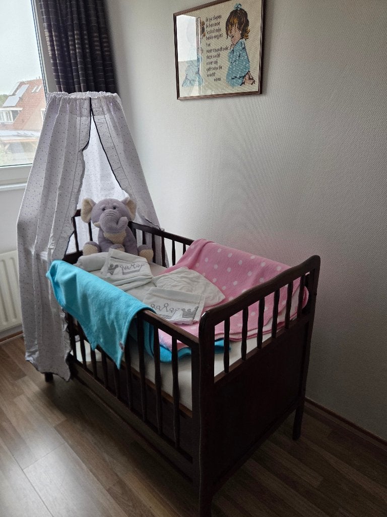 Ledikant met verstelbare bodem en hemel, Kinderen en Baby's, Ophalen, Gebruikt, Ledikant