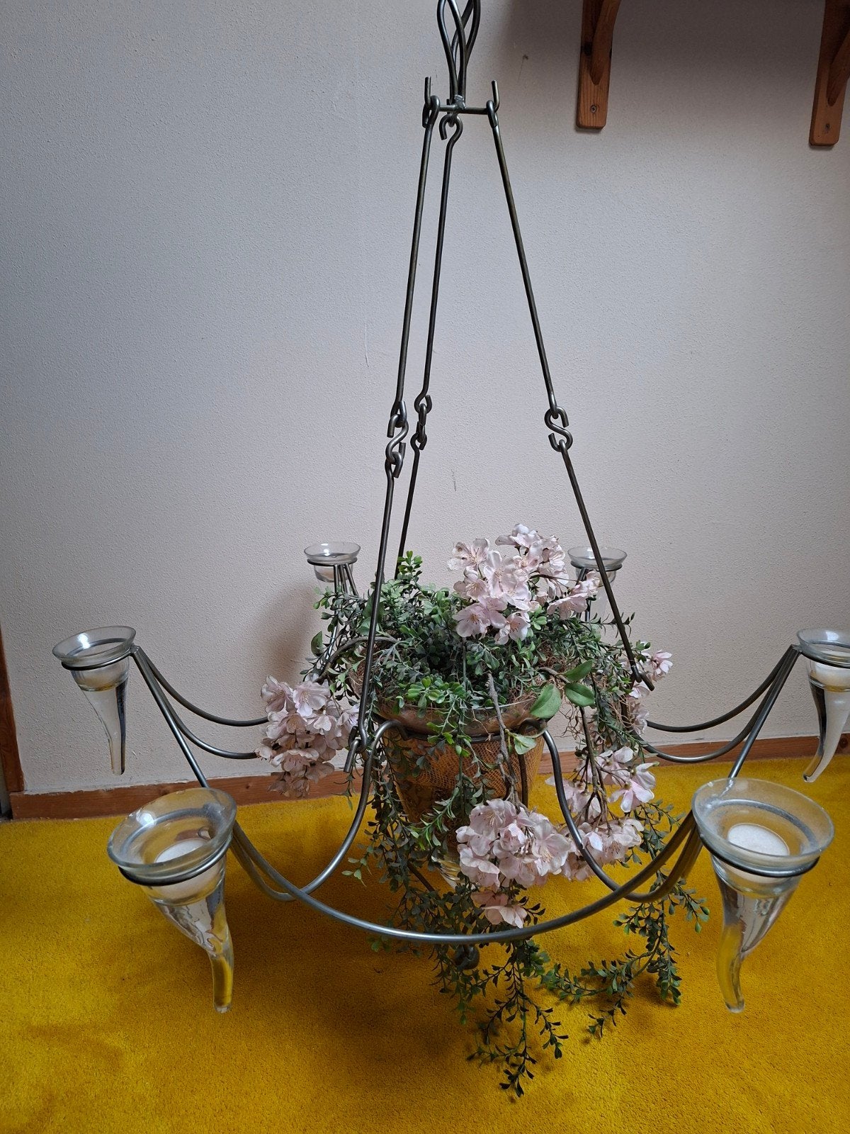 Decoratieve hanglamp met kunstbloemen en kaarsenhouders, Ophalen, Meerkleurig, Overige stijlen, Zo goed als nieuw