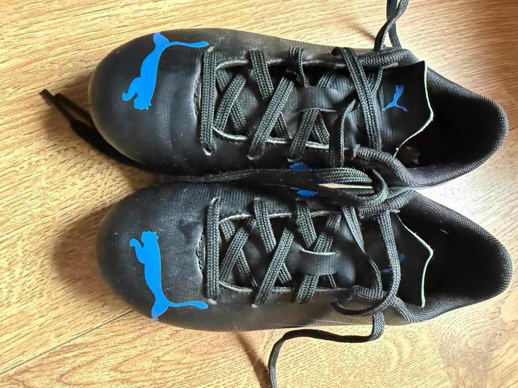 Voetbalschoenen maat 31 Puma, Maat XS of kleiner, Ophalen of Verzenden, Zo goed als nieuw, Schoenen