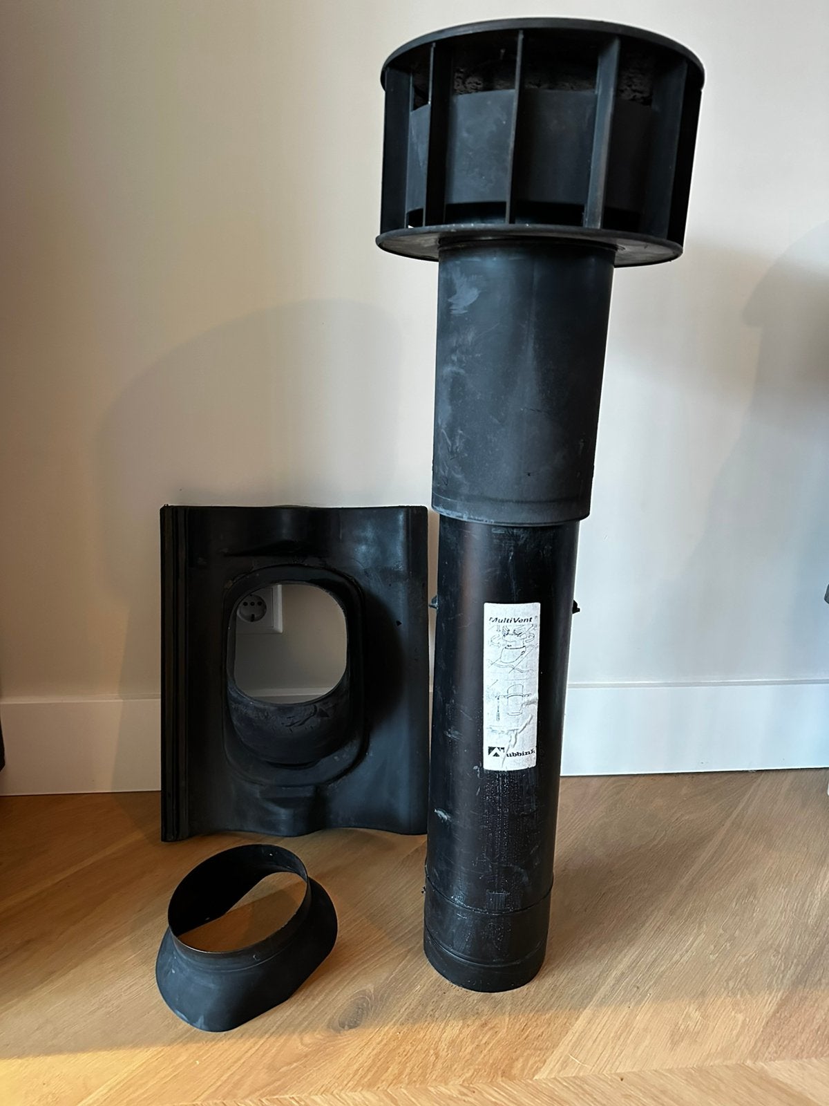 Ubbink MultiVent dakdoorvoer 131 met pan, kunststof, Ophalen, Gebruikt, Ventilator