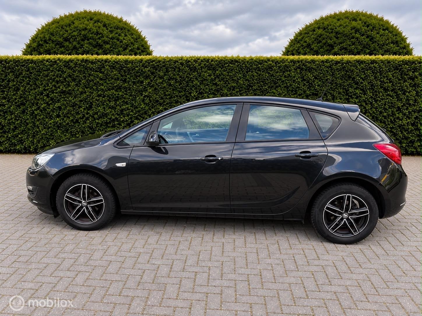 Foto 6 van Opel Astra 1.4 120pkAircoTrekhaakCruiseParkeersensorVelgen
