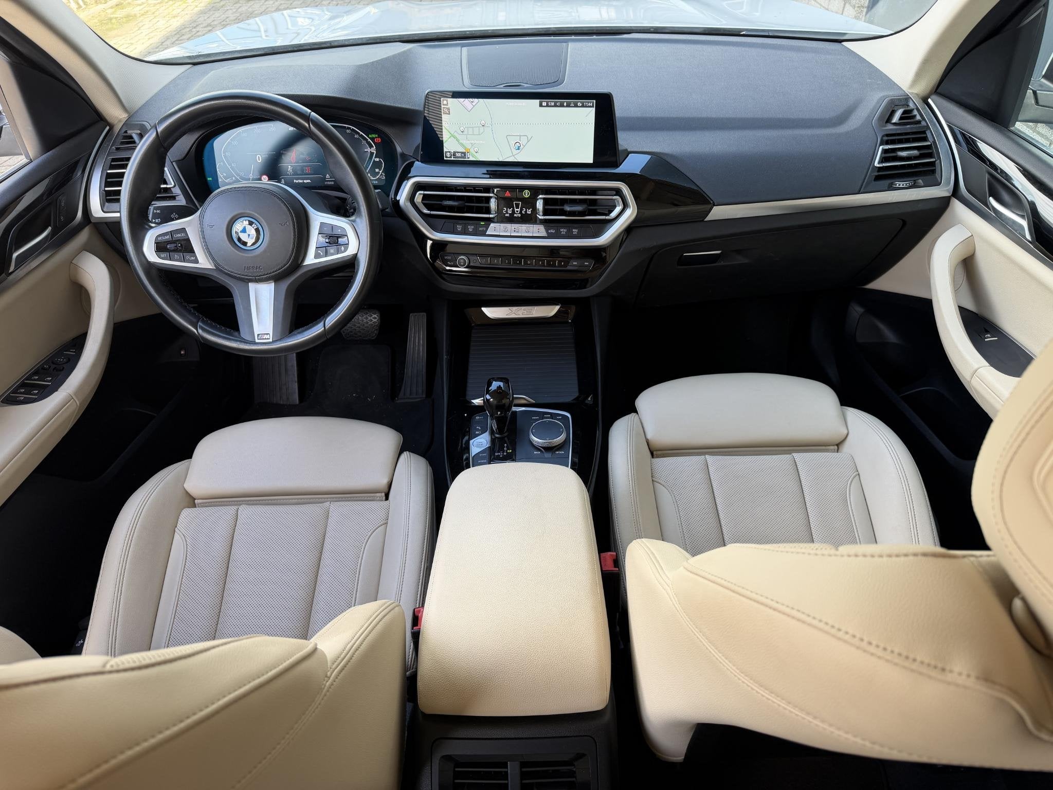 BMW X3 xDrive30e 18"/Leder/Dodehoek/Camera/Keyless/LED/Navig, Auto's, Gebruikt, 4 cilinders, 2000 kg, Wit