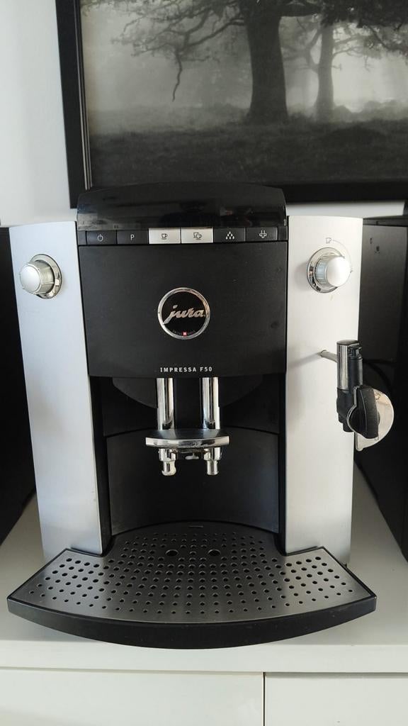 Jura Impressa F50 Koffiemachine - Zilver/Zwart, Witgoed en Apparatuur, Koffiezetapparaten, Ophalen, Gebruikt, Koffiemachine, Koffiebonen