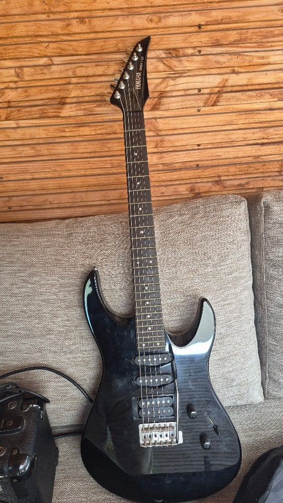 Yamaha RGX 112, Gebruikt, Met versterker, Solid body, Ophalen