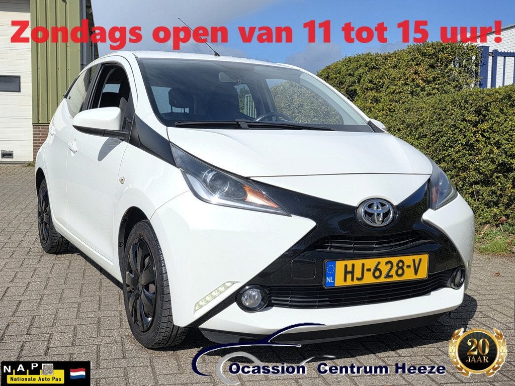 Toyota Aygo 1.0 VVT-i x-play, Camera! Airco! Apk 04-2027! Zo, Auto's, Voorwielaandrijving, Stof, Gebruikt, Euro 6