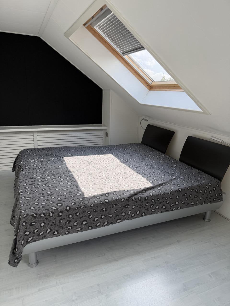 Luxe 2-persoonsbed 180x200 – incl. matrassen & verlichting, Huis en Inrichting, Ophalen, Zo goed als nieuw, Tweepersoons, 180 cm