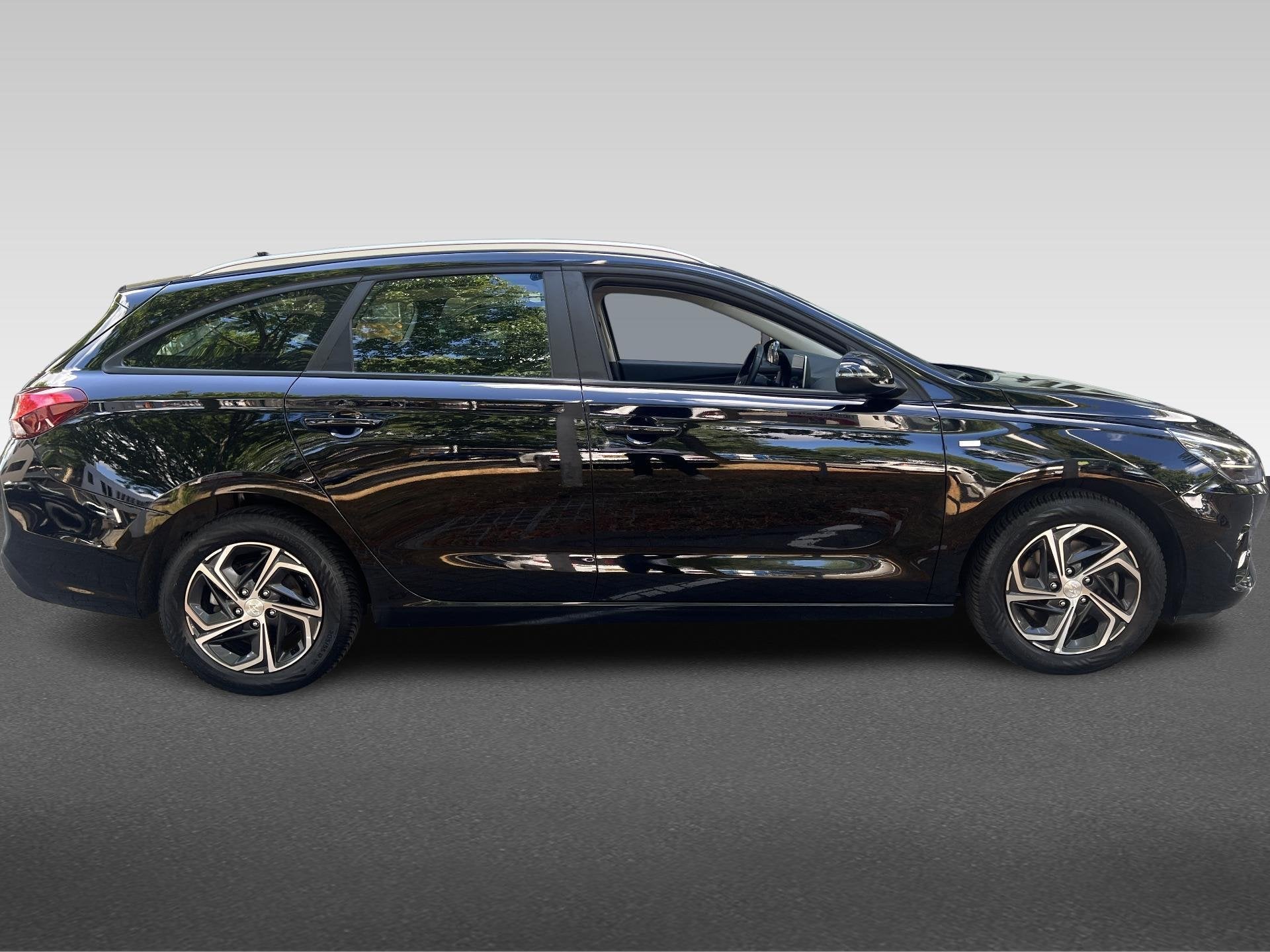 Hyundai i30 Wagon 1.0 T-GDi MHEV Comfort Smart, Gebruikt, Euro 6, 1246 kg, Zwart