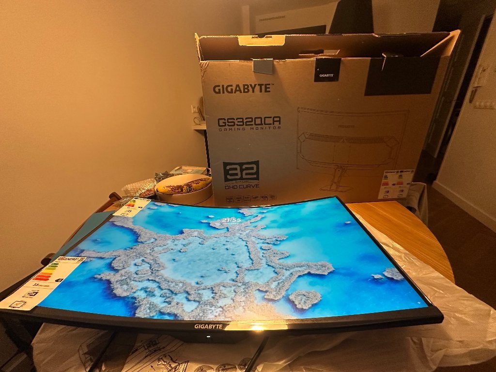 Gigabyte GS32QCA gaming monitor scherm 32" (31.5" curved), Gaming, Gigabyte, Hoofdtelefoonaansluiting, VA
